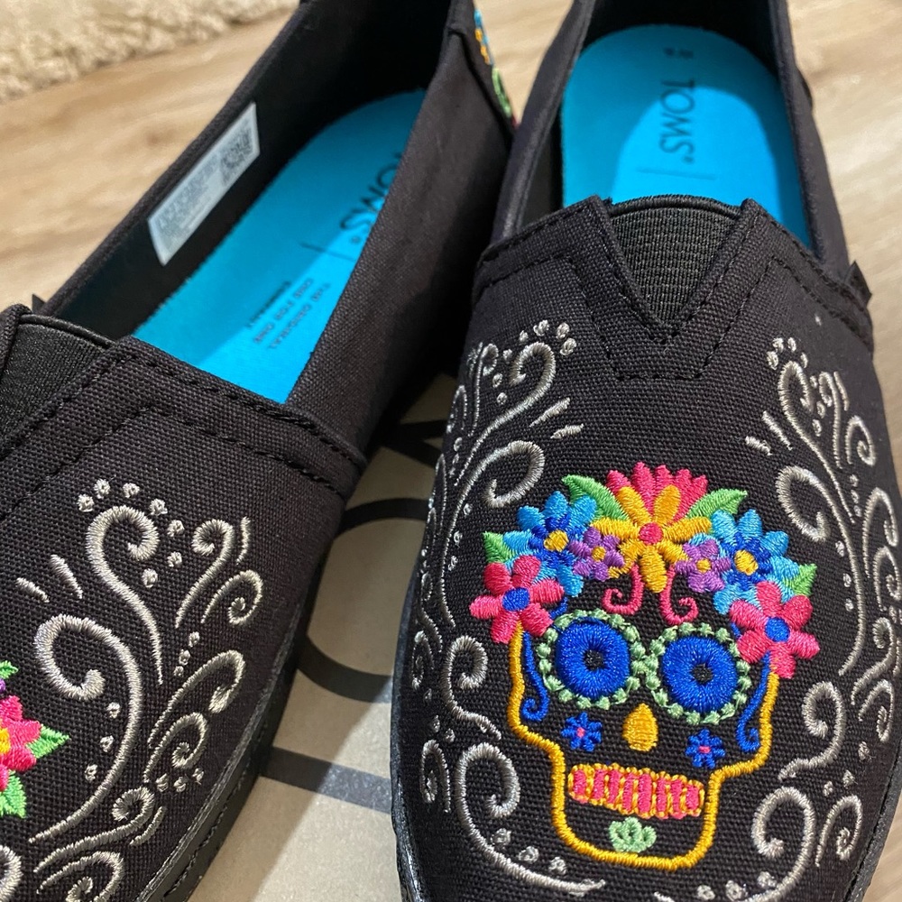 Alpargata leather wrap dia de los muertos embroidery